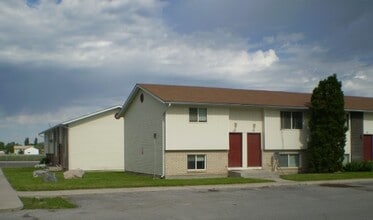 Building Photo - 5105 Hawthorne Rd