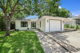 Building Photo - 2709 W 49th 1/2 St