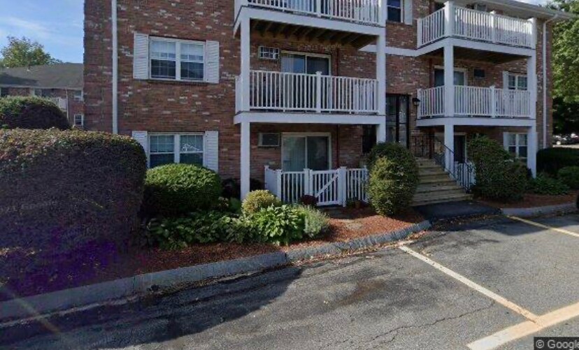 5 Karen Cir Unit 8, Billerica, MA 01821 Condo for Rent in Billerica