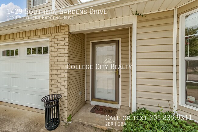 Building Photo - 1429 Southern Gardens Dr