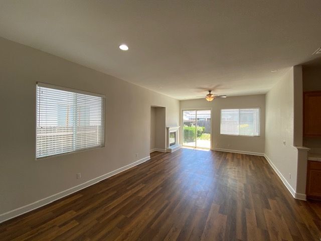 Building Photo - 1901 Charm Way