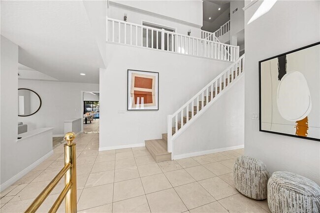 Foto del edificio - 673 S Mentor Ave