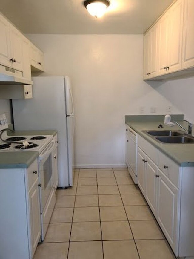 Foto del edificio - FOR RENT - Spacious 3BR/3BA Townhome!