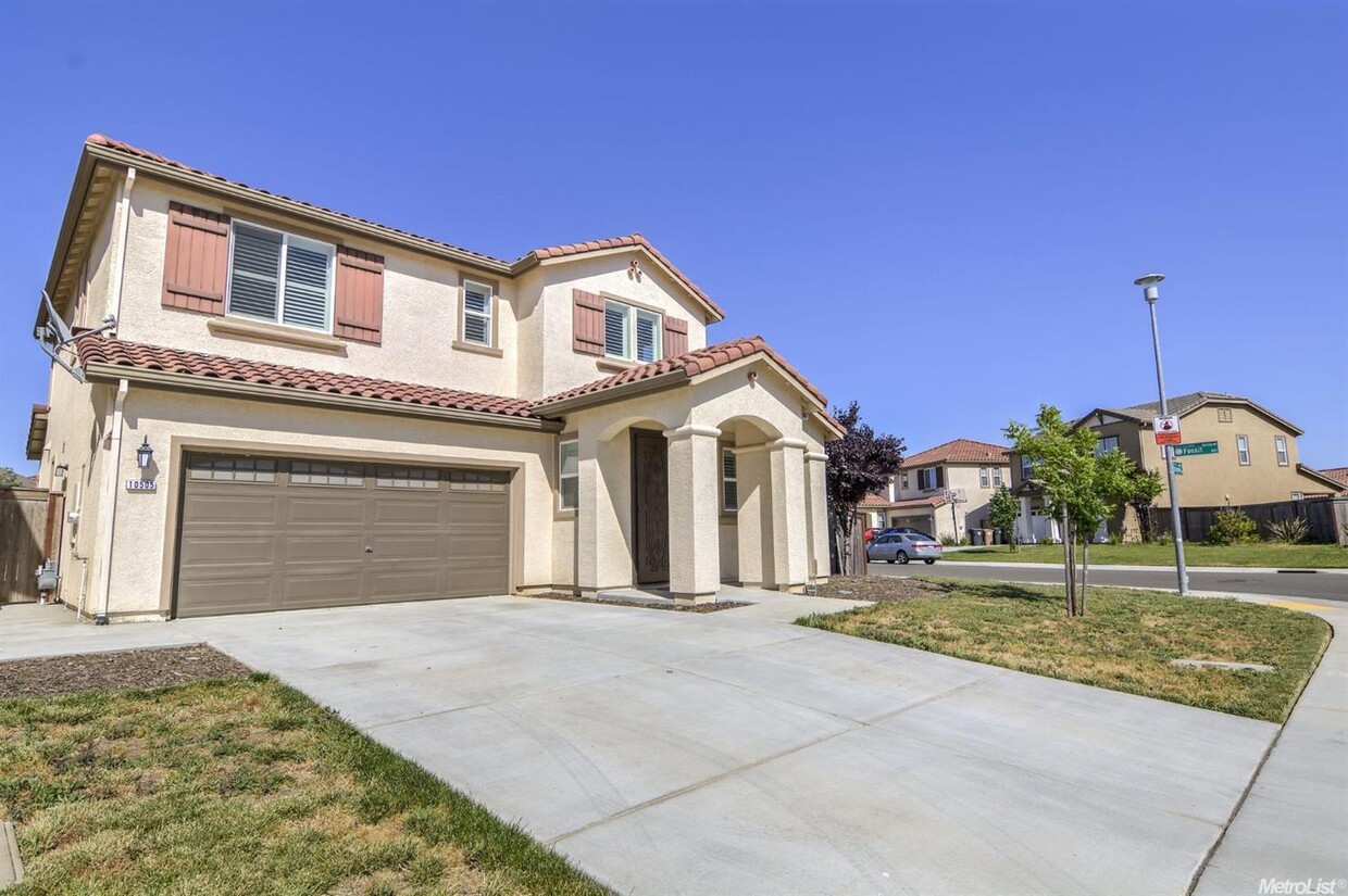 Primary Photo - Gorgeous Elk Grove Home