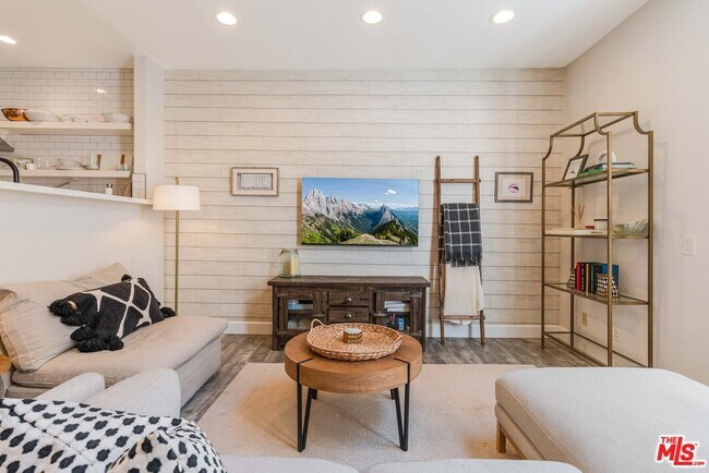 Foto del edificio - 520 S Barrington Ave