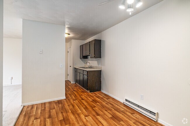 2 habitaciones - Comedor a cocina - Arlington South Apartments