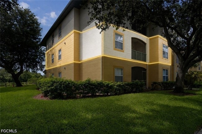Building Photo - 11510 Villa Grand