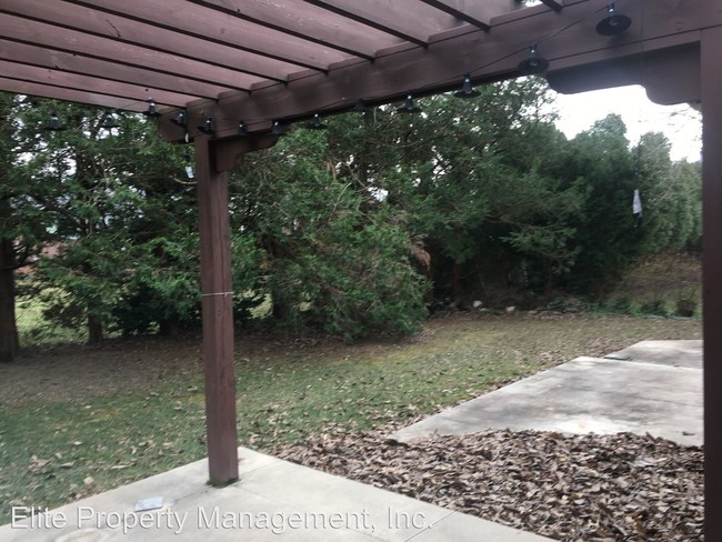 Building Photo - 3 br, 2.5 bath House - 362 Greendale Rd.