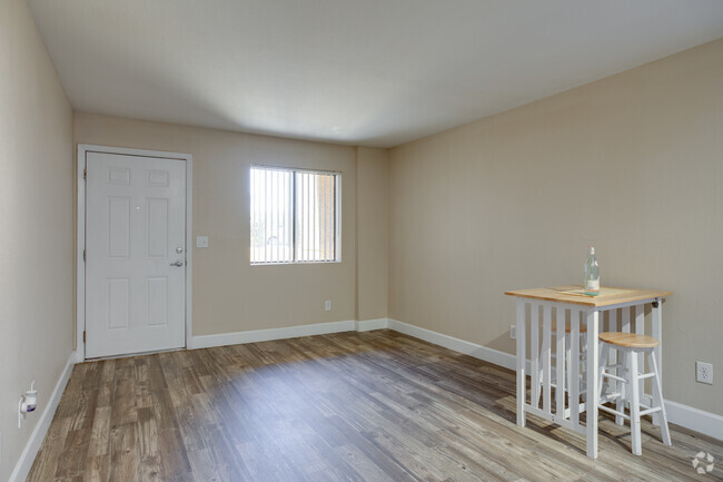 1HAB, 1BA - 500 ft² - The Oaks Apartments