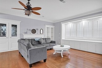 Building Photo - 1802 Potomac Dr