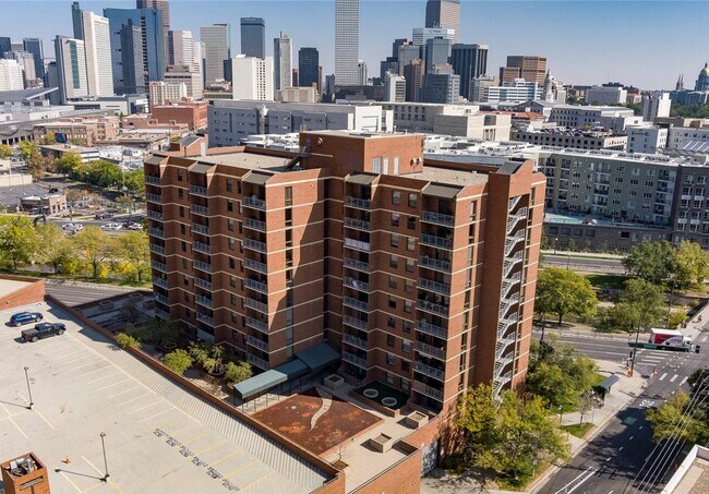Foto del edificio - 1301 Speer Blvd