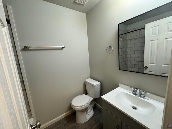 Foto del edificio - 116 Tabor Dr