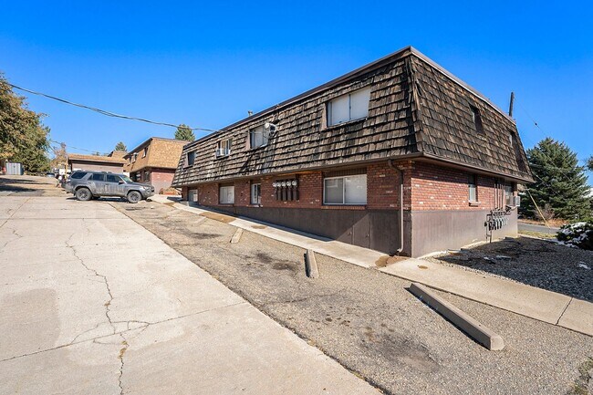 Building Photo - 6257 Estes St