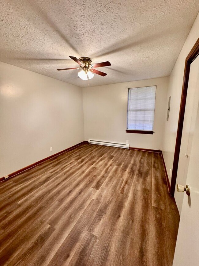 Foto del edificio - 4648 Forest Ridge Dr