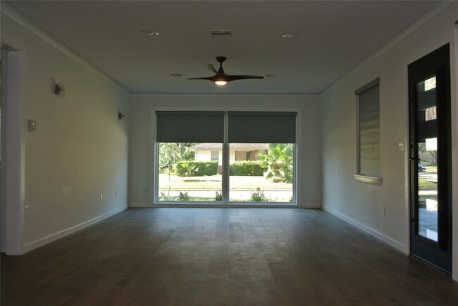 Foto del edificio - 7911 Greenbush St