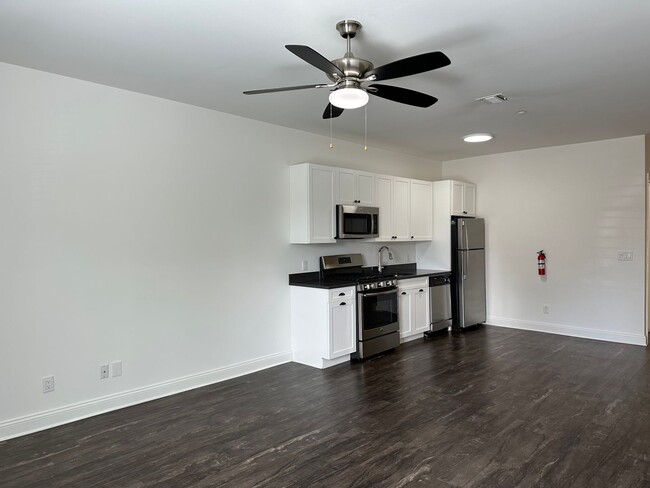 Interior Photo - Greymore Flats