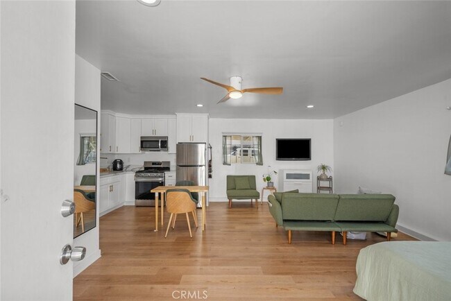 Building Photo - 19539 Gault St