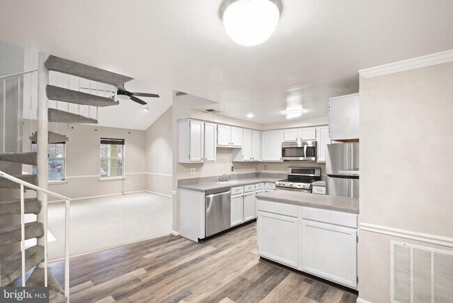 Foto del edificio - 12263 Wadsworth Way