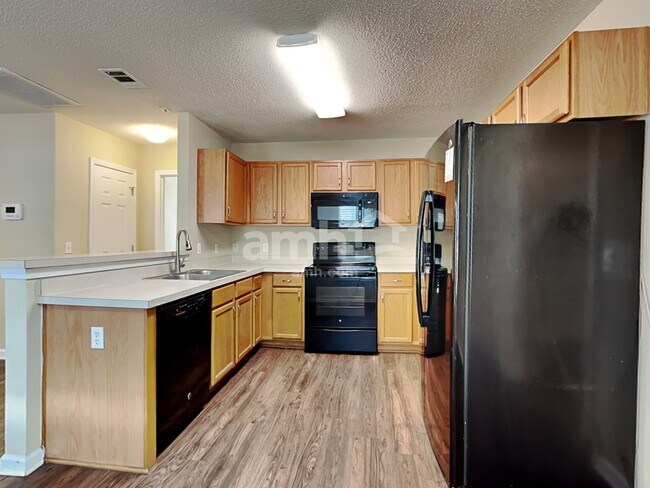 Foto del edificio - 112 Willow Lakes Ct