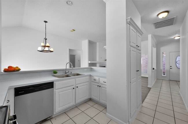 Building Photo - 14636 Ophiuchus Ct