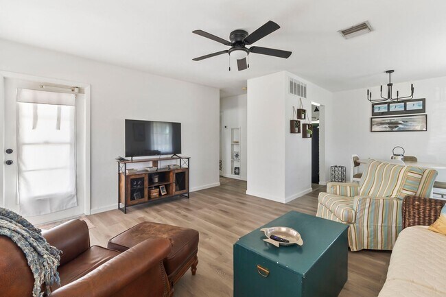 Foto del edificio - Furnished * AVAIL Now Through 11/1 * $1,69...