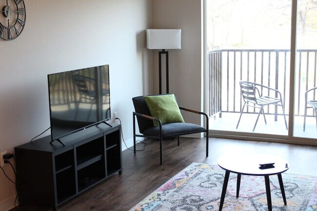 Foto del edificio - 4415 Lincoln Way