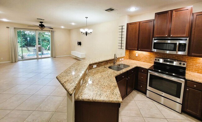 Foto del edificio - 2634 Webb Ave