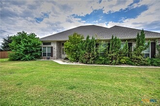 Building Photo - 4725 Stone Oak Dr