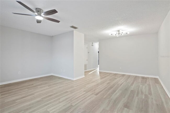 Building Photo - 5852 Shale Ct