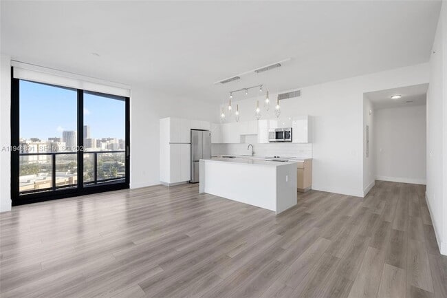 Foto del edificio - 101 Diplomat Pkwy