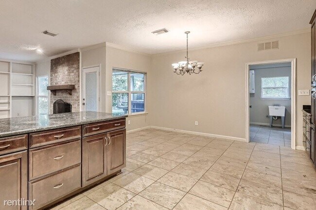 Foto del edificio - 4 br, 3 bath House - 6 Lancelot Ln UNIT