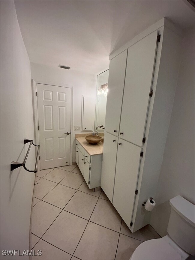 Building Photo - 772 100th Ave N