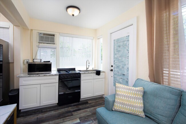 Kitchen - 1104 Grinnell St
