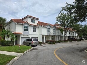 Building Photo - 2050 Alta Meadows Ln