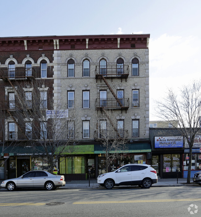 Building Photo - 548 Avenue C