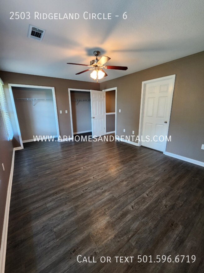 Foto del edificio - 2503 Ridgeland Cir