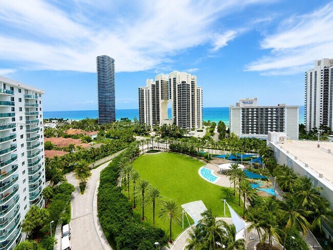 Foto del edificio - 19370 Collins Ave