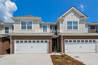 Building Photo - 135 Rising Private Ln