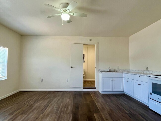 Building Photo - 2201 28th St