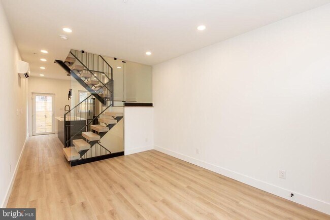 Foto del edificio - 1544 N Darien St