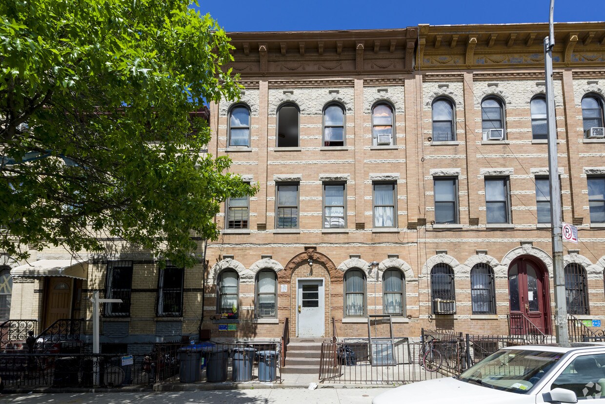 Primary Photo - 393 Woodbine St