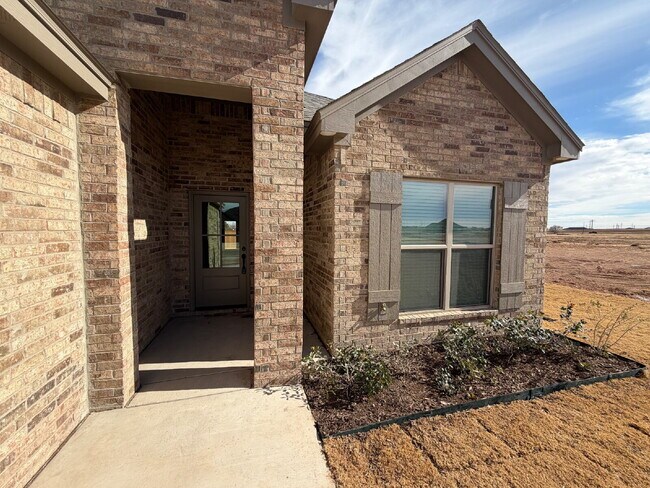 Foto del edificio - MOVE IN SPECIAL!! - Brand New Spacious 4-bedroom, 2-bathroom Wolfforth Haven