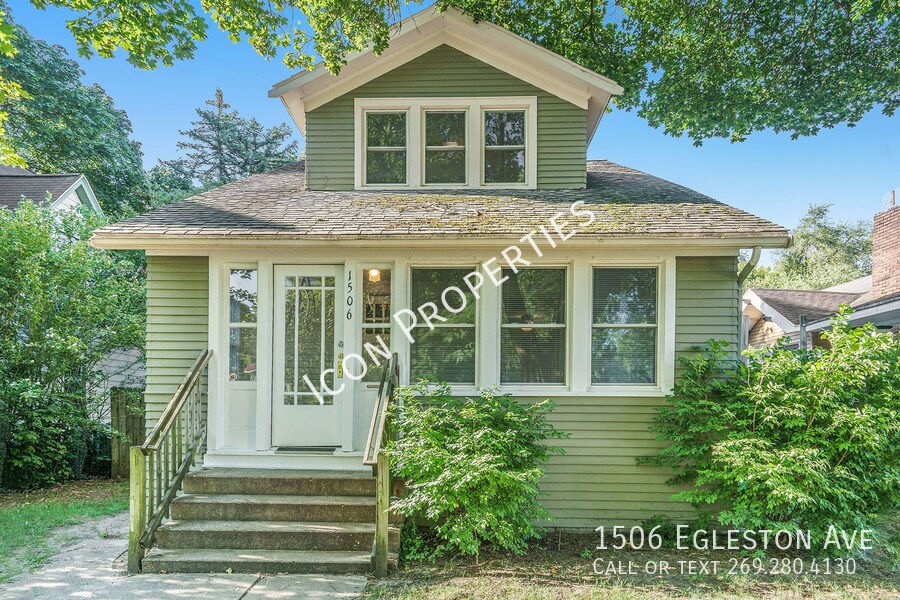 Large 3 bedroom house w/ garage! House Rental in Kalamazoo, MI