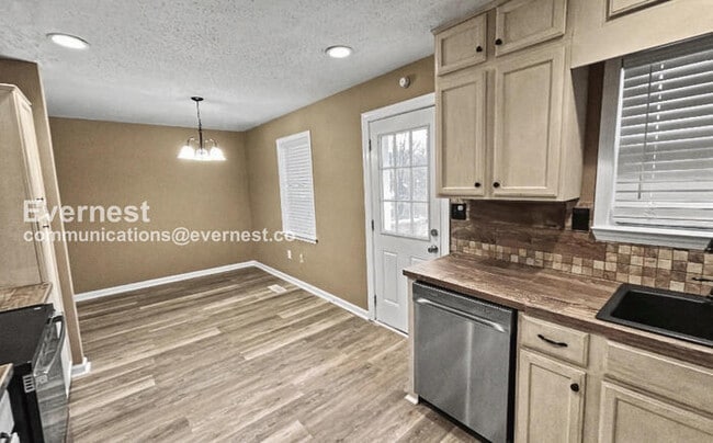 Foto del edificio - 4756 Hand Ln