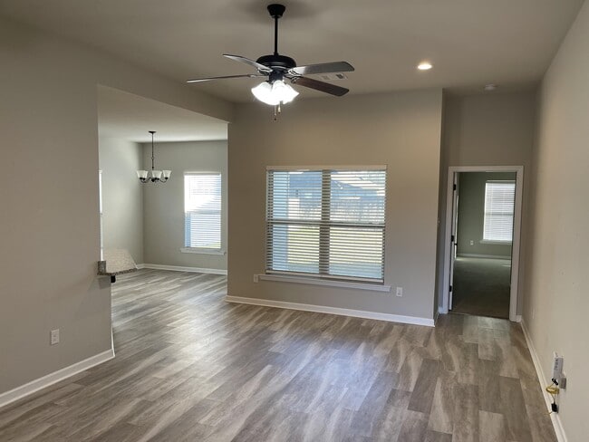 Foto del edificio - 23388 Ruger Dr