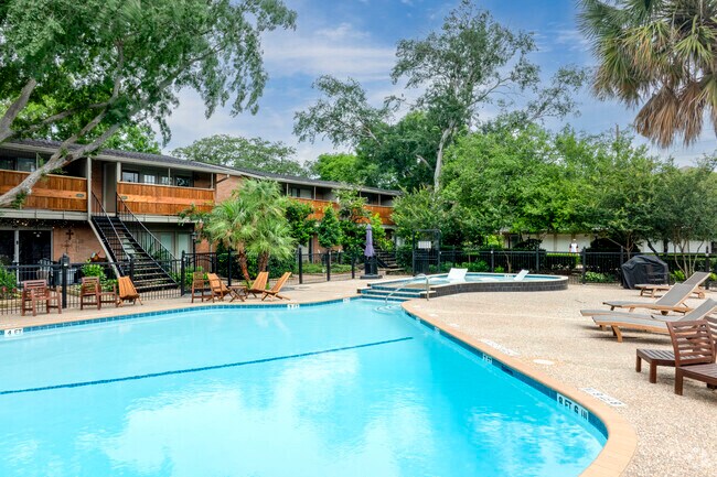 3922-3944 W Alabama St - Suplente - Forester's Pond