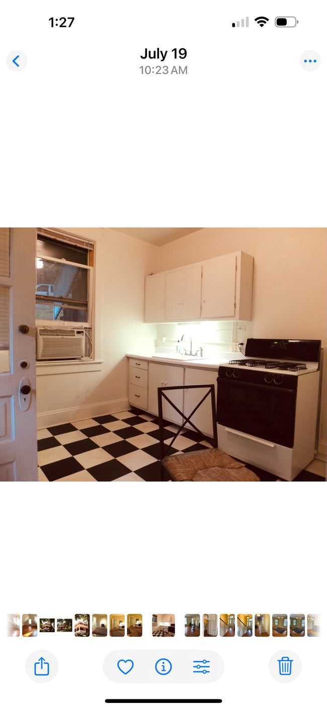 Building Photo - 411 Altamont St