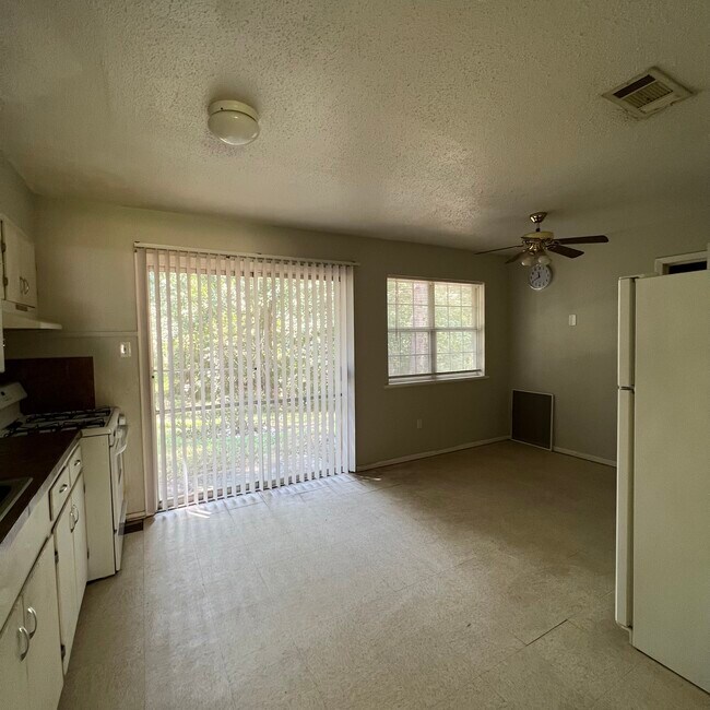 305 Hickory St, New Llano, LA 71461 House Rental in New Llano, LA