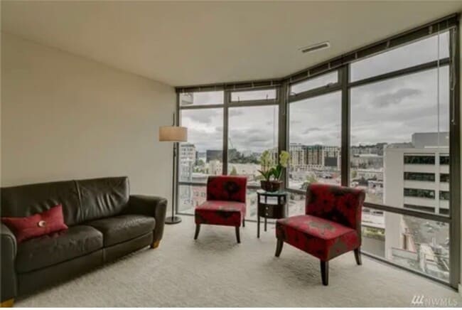 Building Photo - Modern Conveniences Spacious 1-bedroom plu...