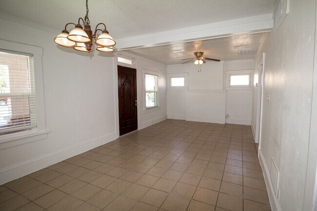 Foto del edificio - 3510 Porter Ave